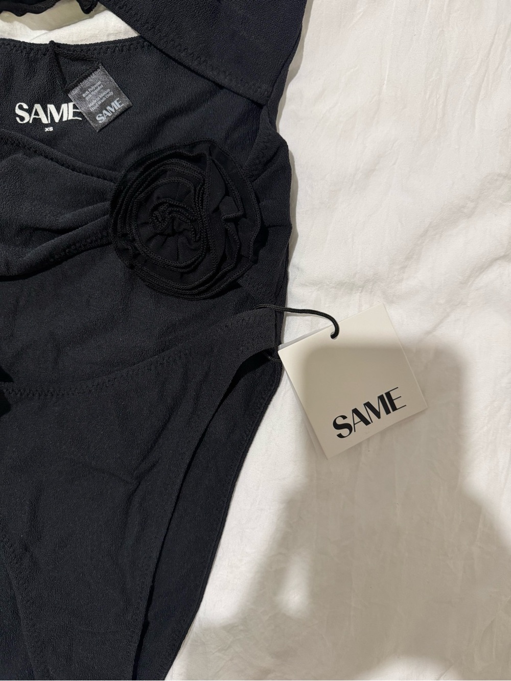 SAME Rose Cut Out One Piece, Size XS - Picture 5 of 7
